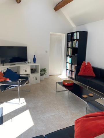Apartment The At No. 3